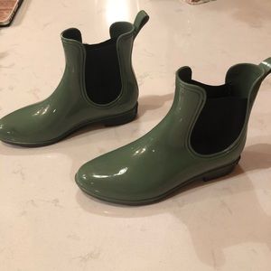 Women’s Chelsea boots